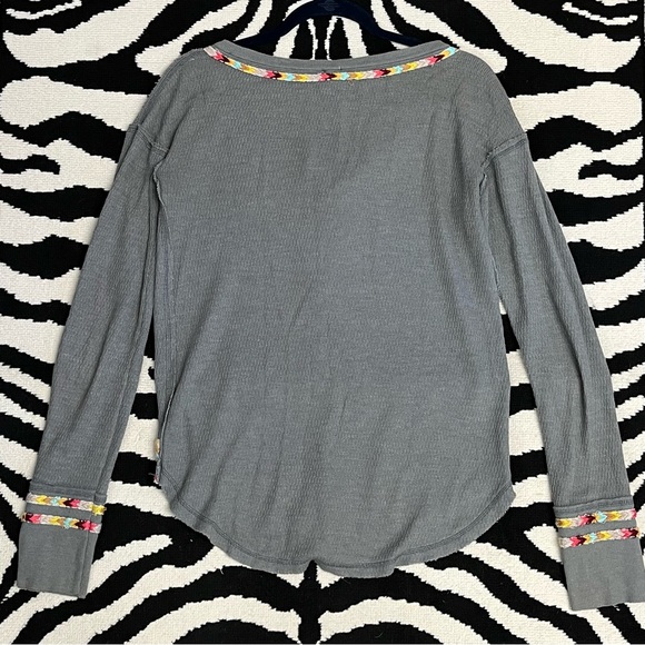 FREE PEOPLE We The Free Size Rainbow Trim Henley Thermal Top Size Small - Picture 5 of 10
